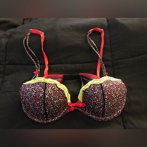 Victoria's Secret Black and Pink Push-Up Bra